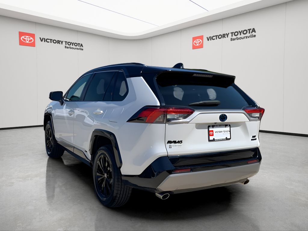 2022 Toyota RAV4 Hybrid XSE photo 2