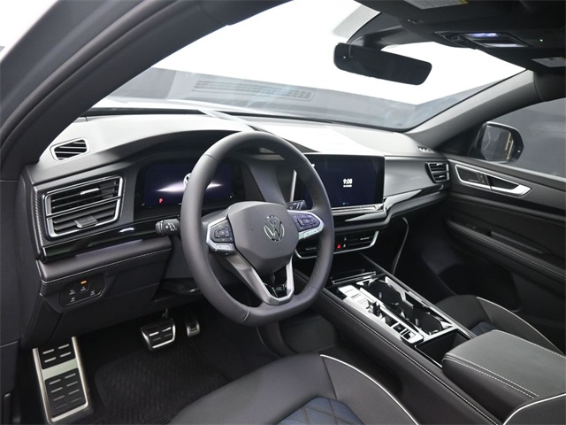 2025 Volkswagen Atlas Cross Sport SEL Premium R-Line photo 4