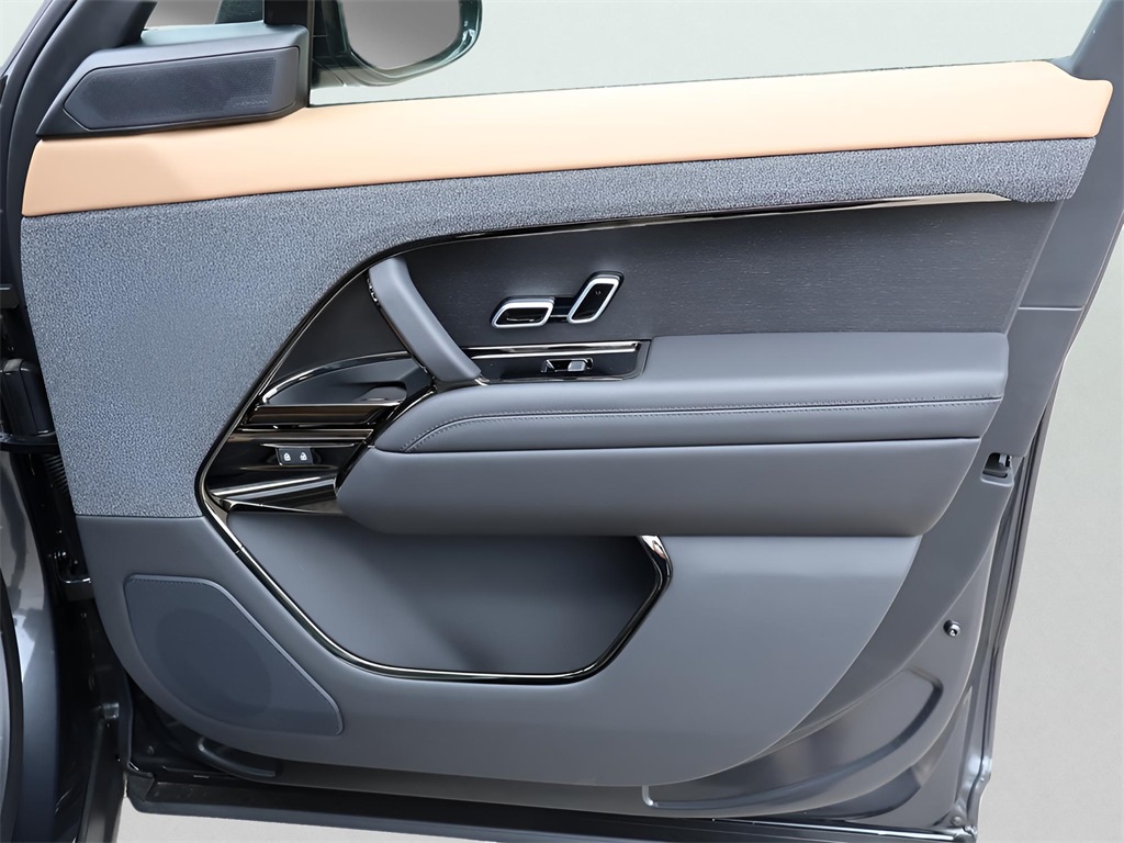 2025 Land Rover Range Rover Sport SE photo 10