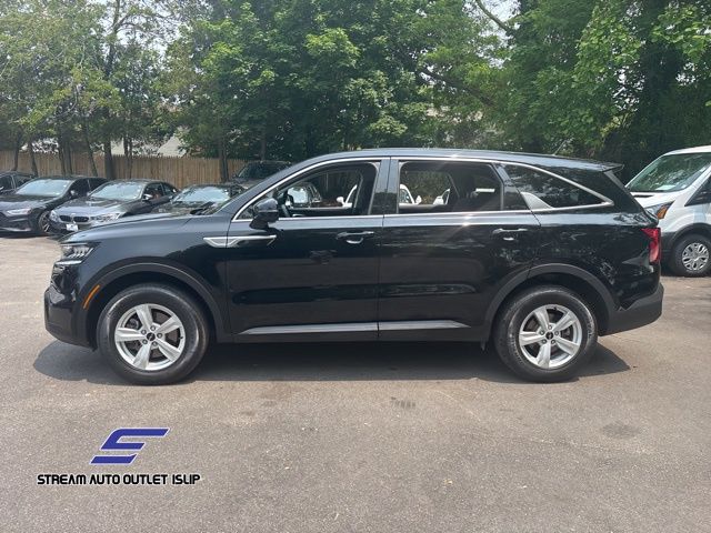 2022 Kia Sorento LX photo 4