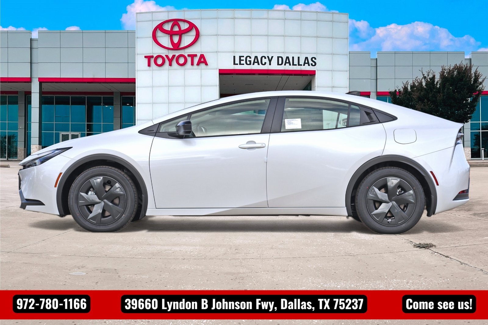 2026 Toyota Prius Plug-in Hybrid SE photo 3