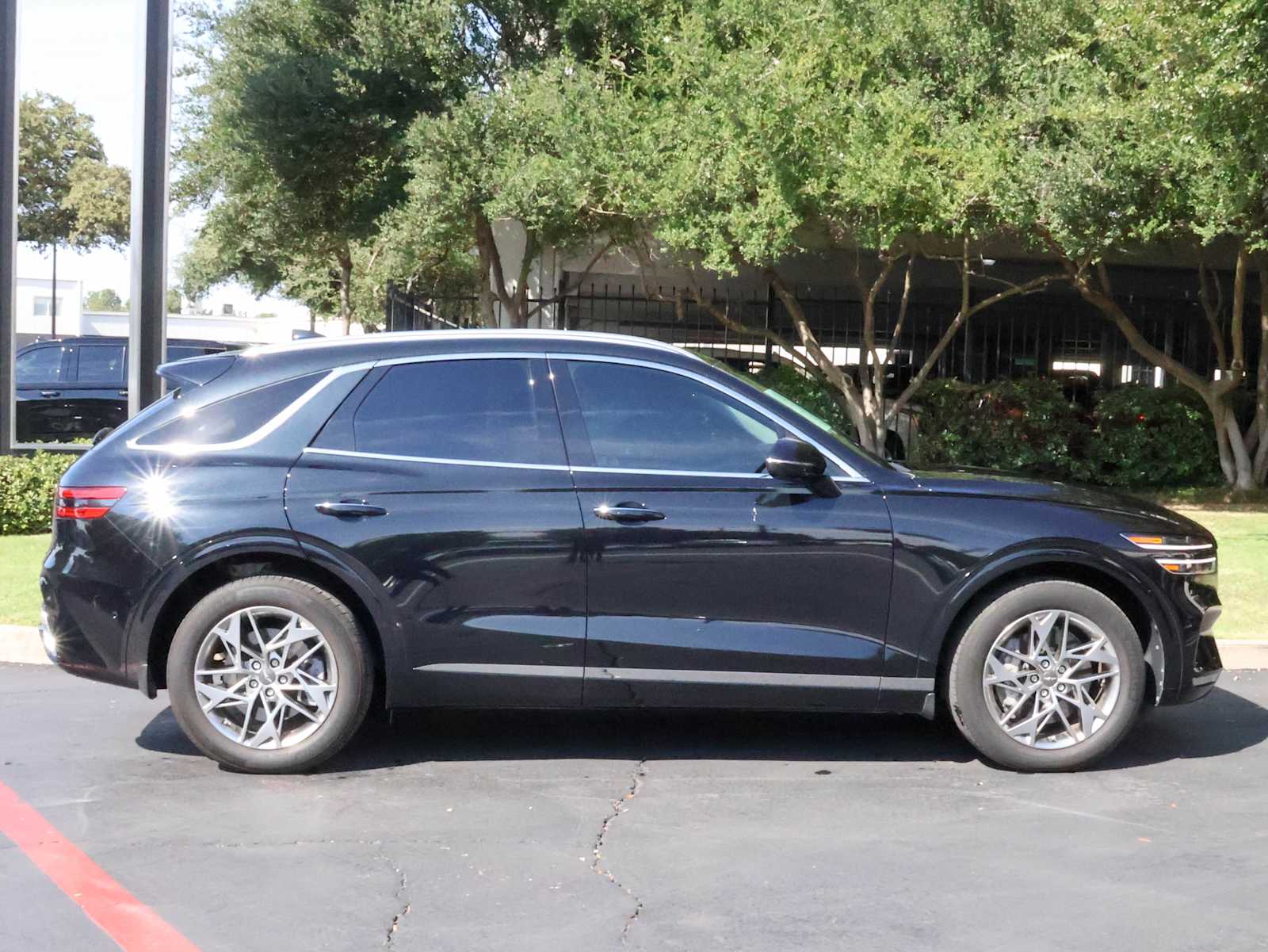 2023 Genesis GV70 2.5T photo 3