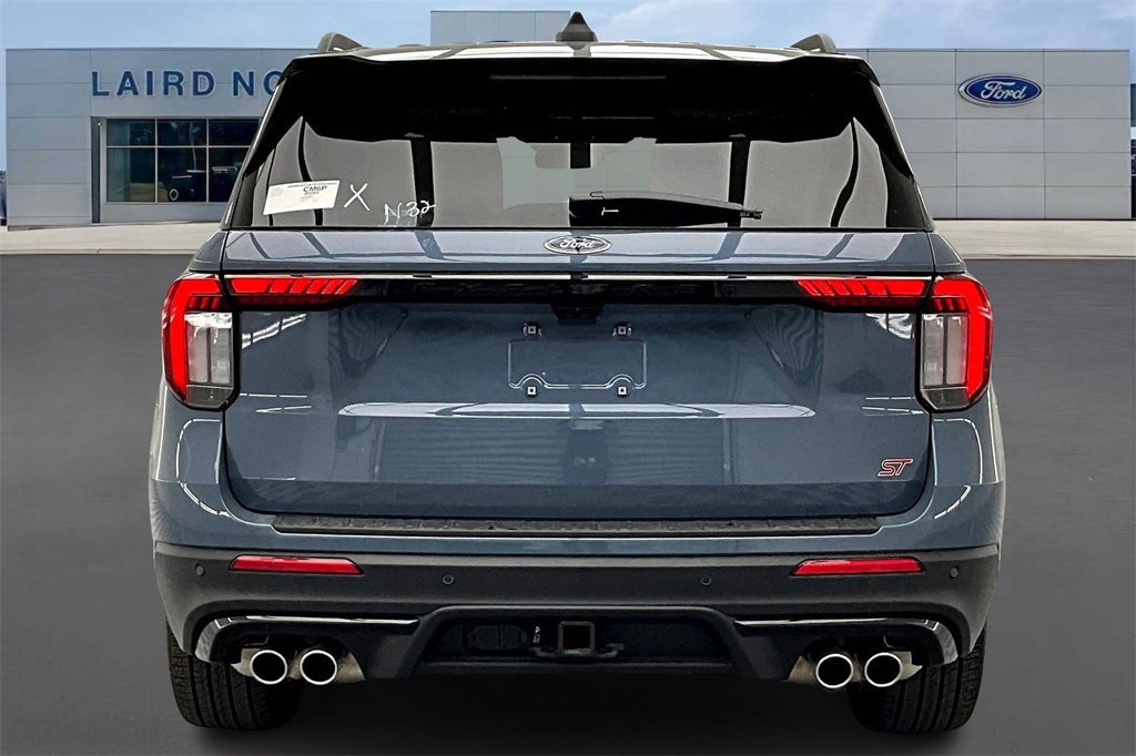 2025 Ford Explorer ST photo 4