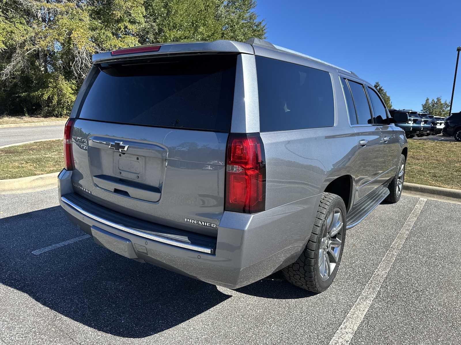 2020 Chevrolet Suburban Premier photo 4
