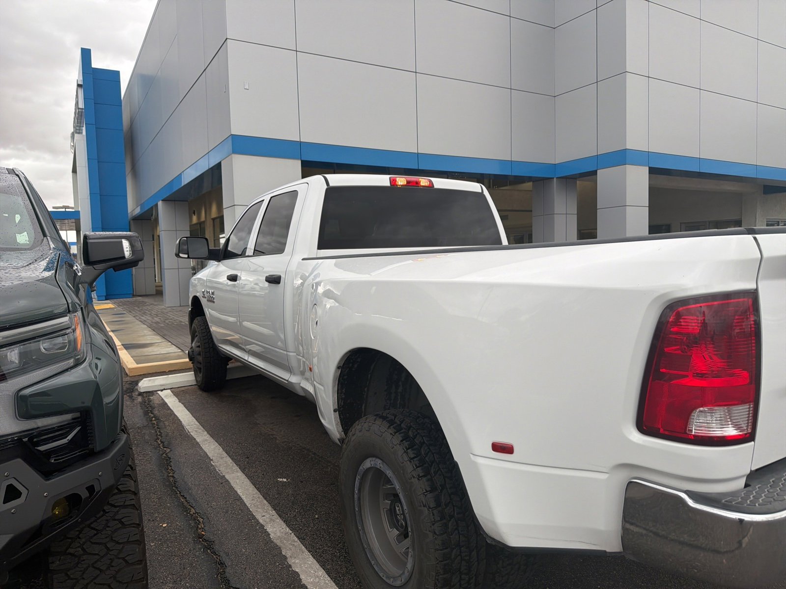2016 Ram 3500 Tradesman photo 2