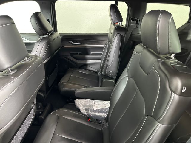 2025 Jeep Grand Cherokee Limited photo 22