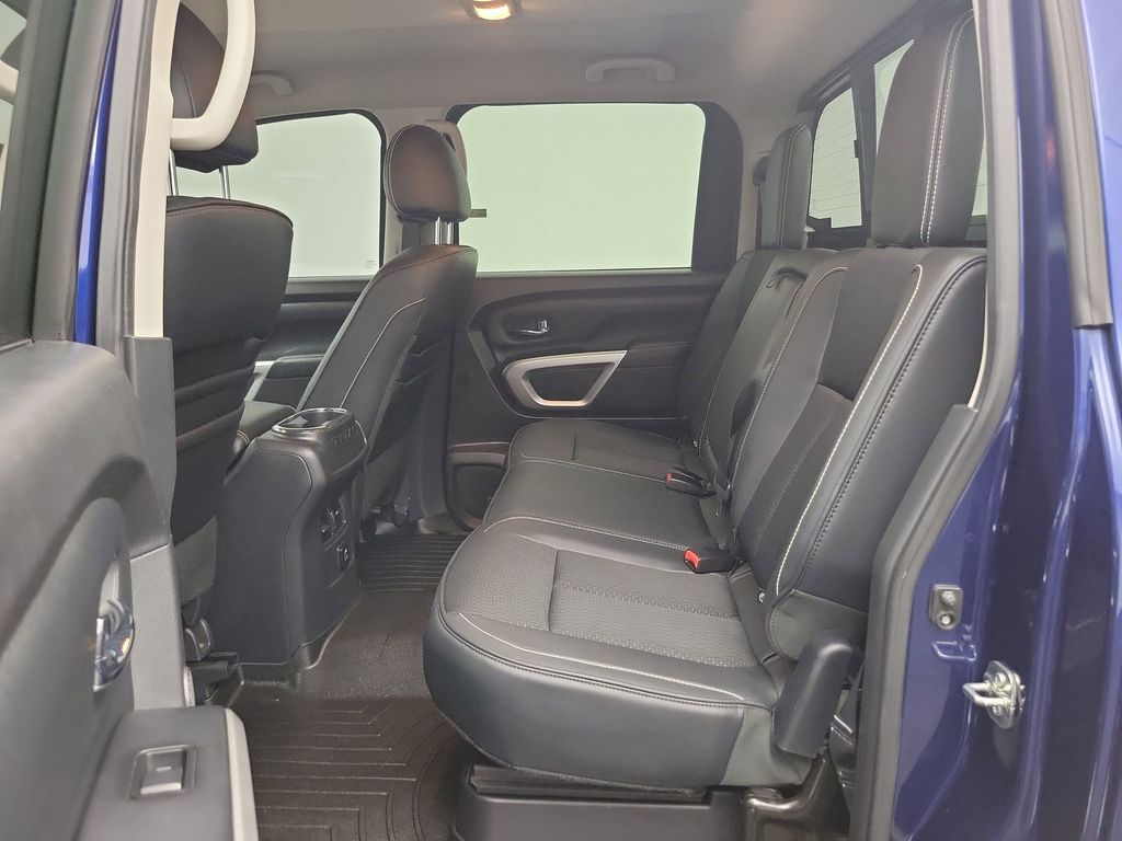 2017 Nissan Titan PRO-4X photo 8