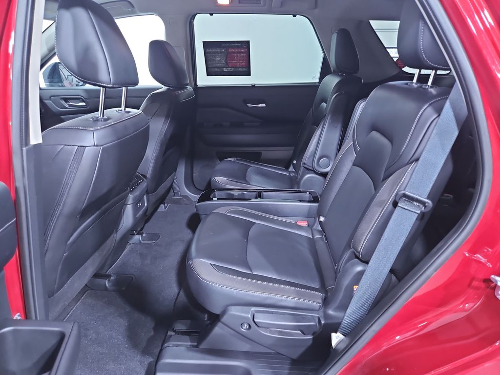 2024 Nissan Pathfinder SL photo 22