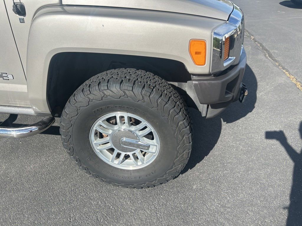2007 Hummer H3 Base photo 10