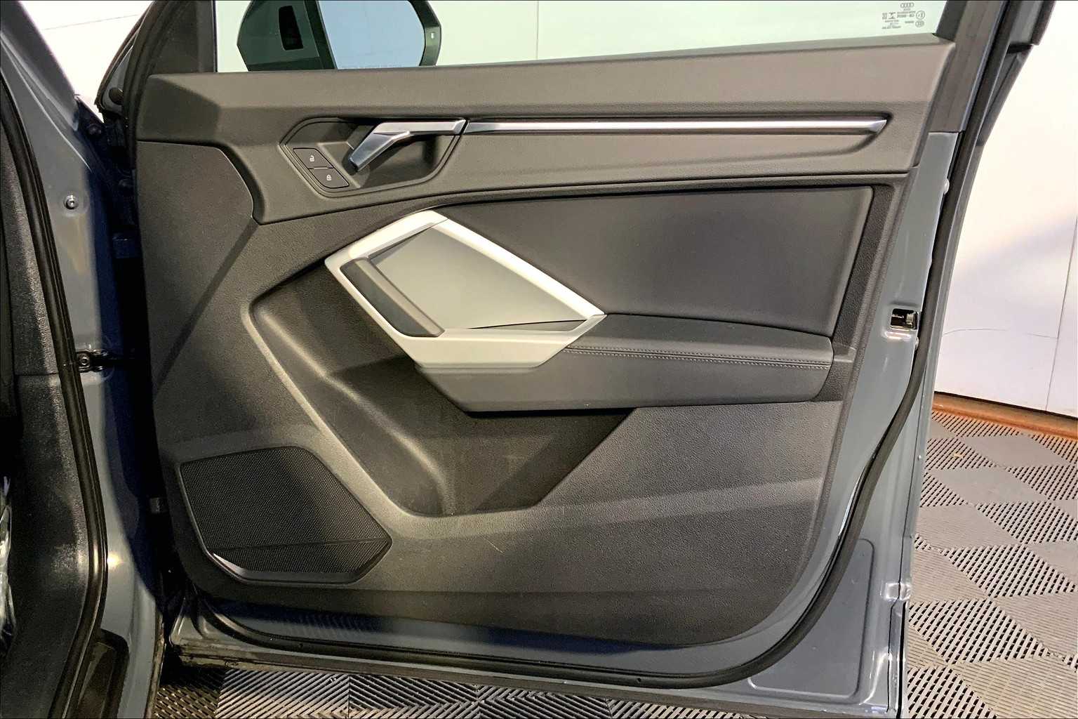 2020 Audi Q3 Premium photo 21
