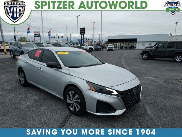 2025 Nissan Altima S's photo