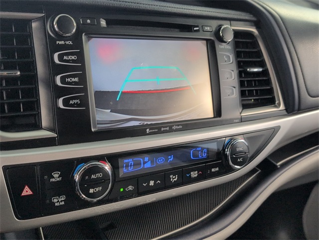 2019 Toyota Highlander LE Plus photo 18