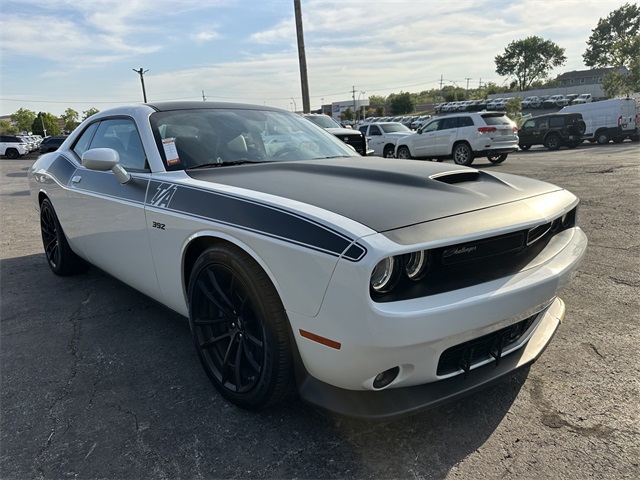 2023 Dodge Challenger R/T Scat Pack photo 3