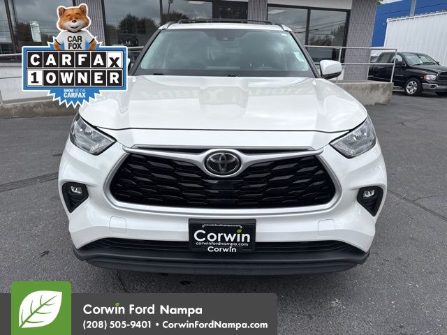 2020 Toyota Highlander XLE photo 2