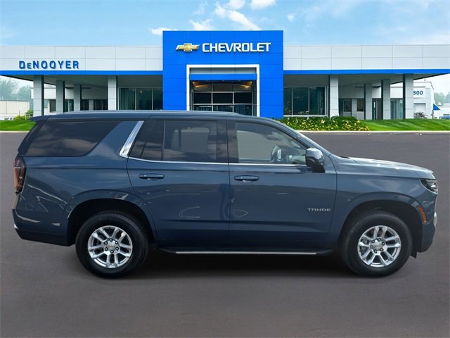 2025 Chevrolet Tahoe LS photo 4