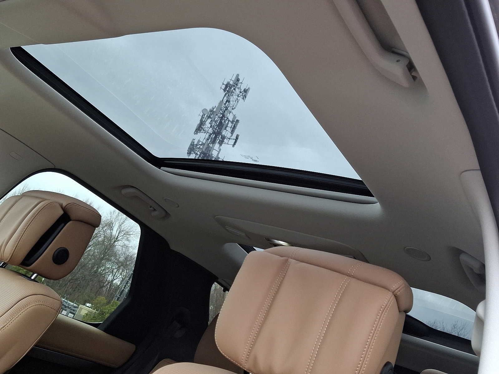 2025 Land Rover Discovery Metropolitan Edition photo 12