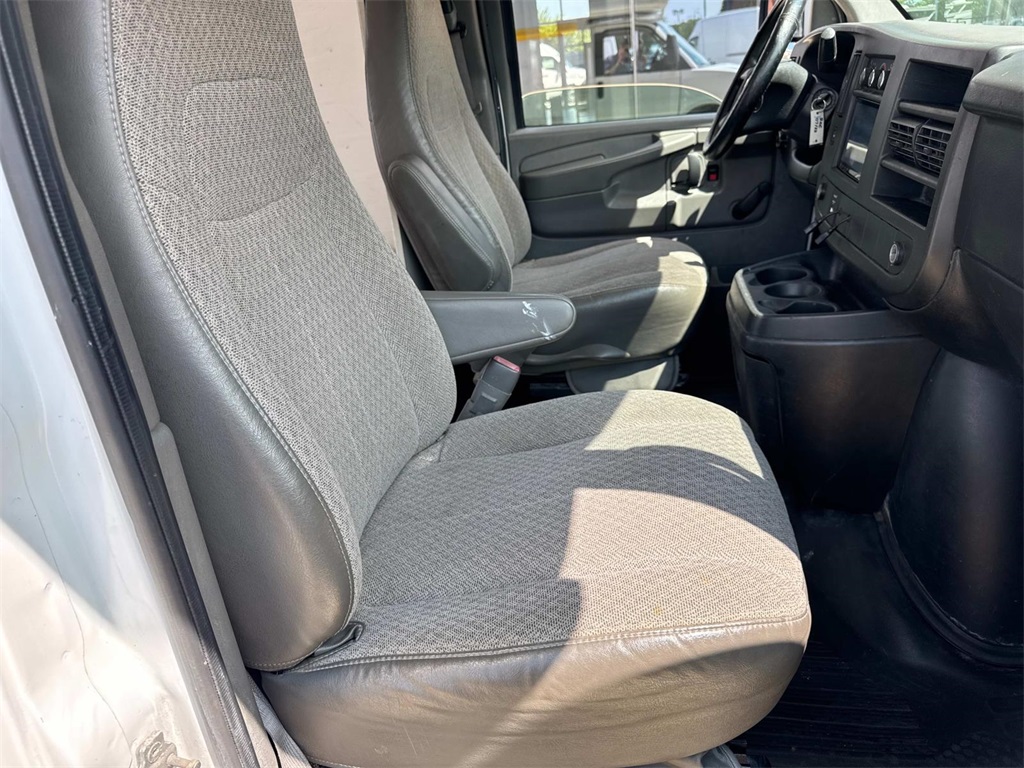2013 Chevrolet Express 3500 Work Van photo 14