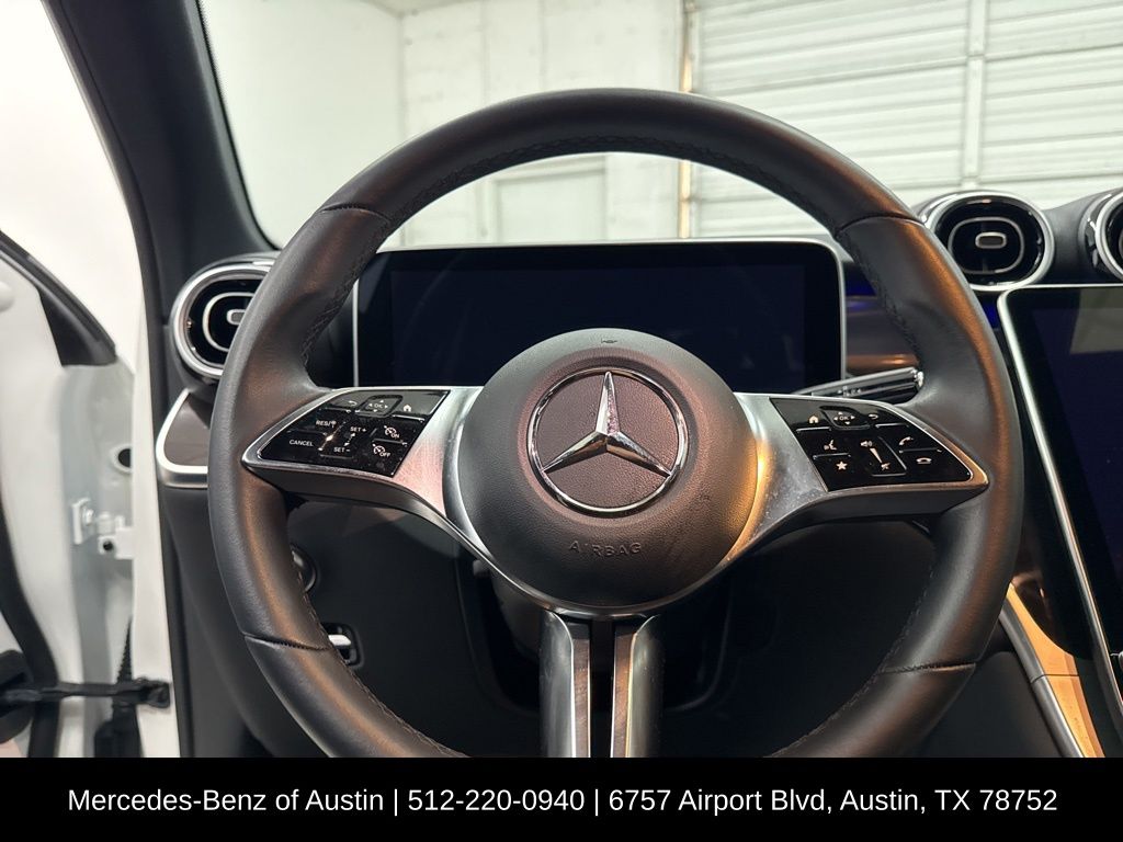 2025 Mercedes Benz GLC 300 photo 13