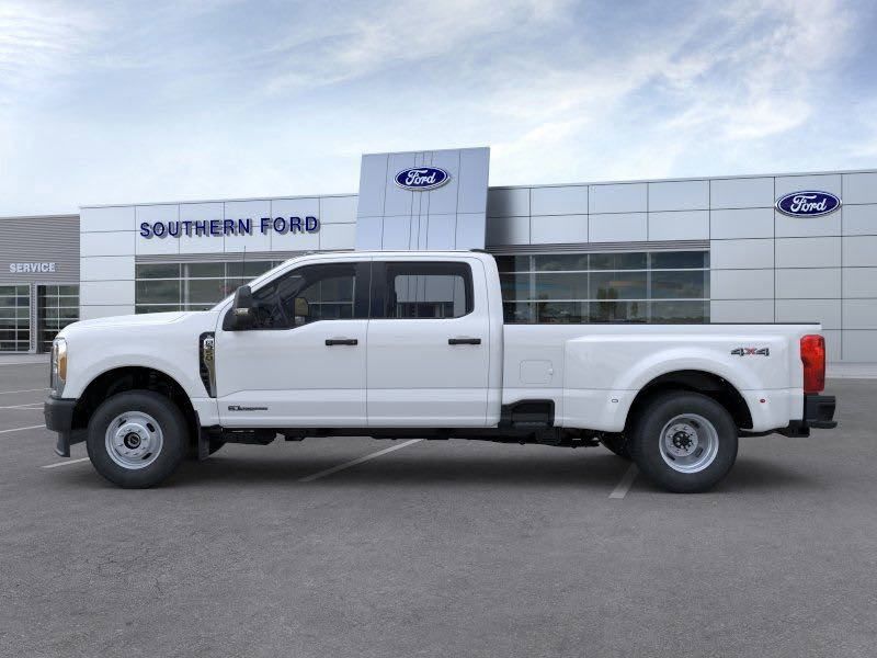 2025 Ford F-350 XL photo 3