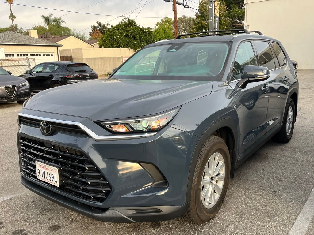 2024 Toyota Grand Highlander XLE photo 2