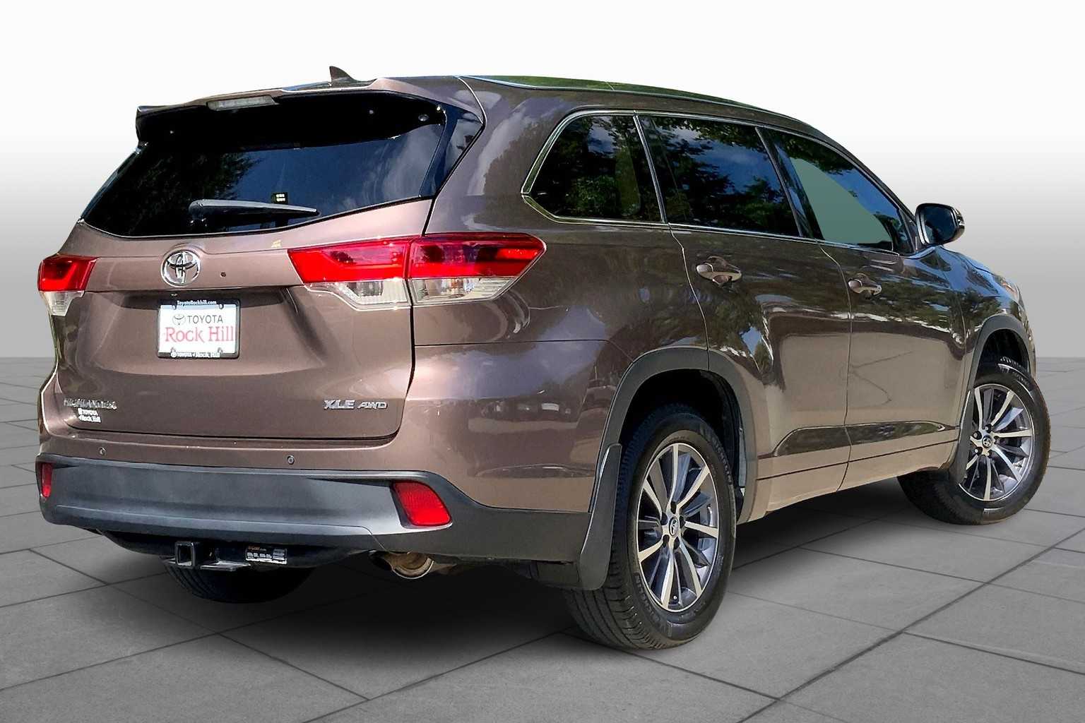 2017 Toyota Highlander XLE photo 12