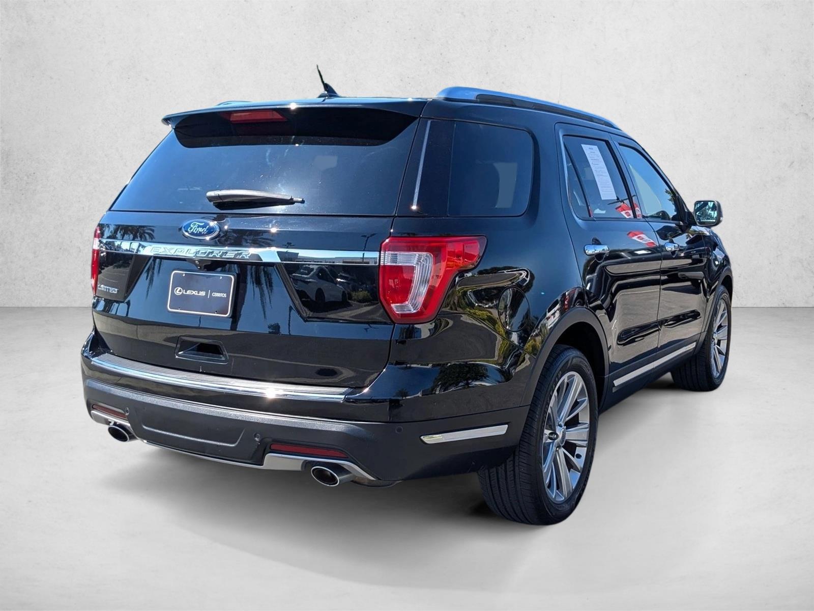2018 Ford Explorer Limited photo 2