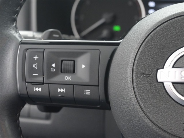 2023 Nissan Rogue SV photo 2
