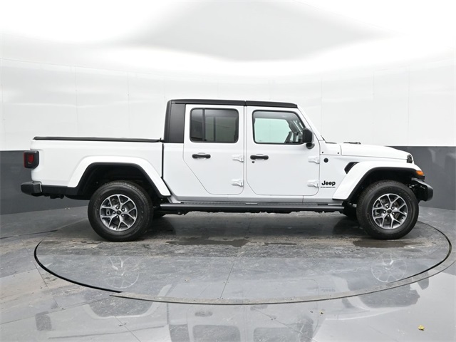 2024 Jeep Gladiator Sport photo 4