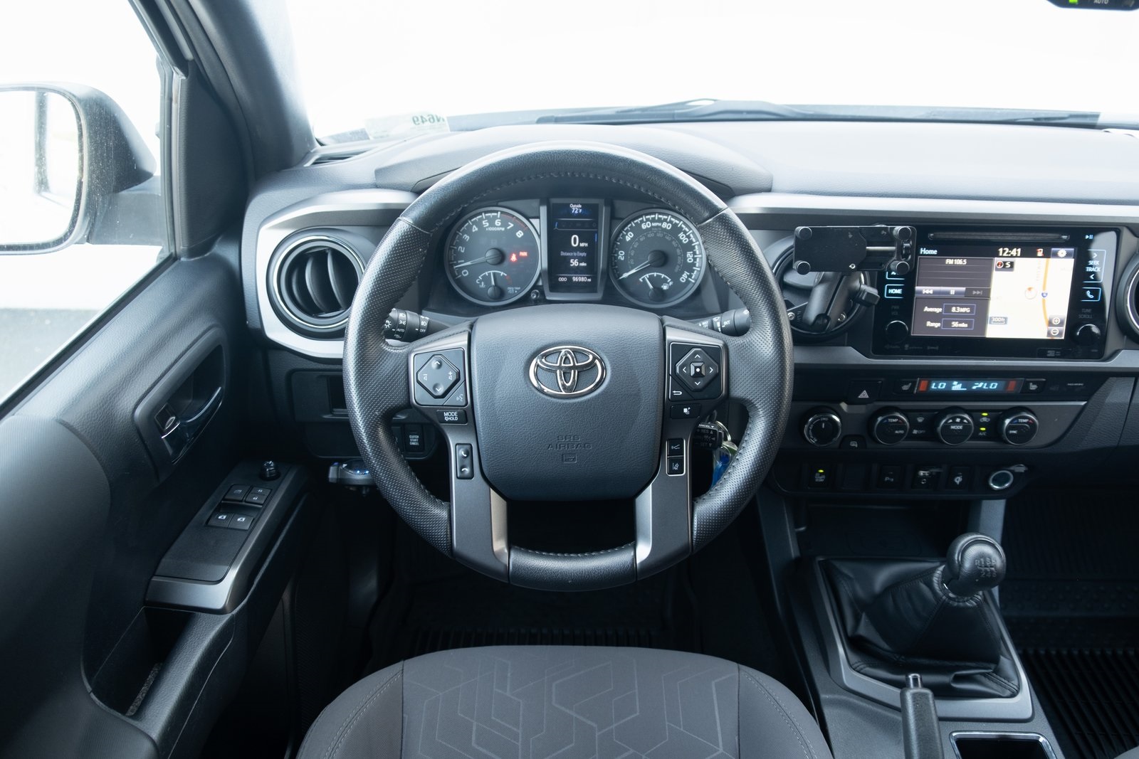 2019 Toyota Tacoma SR5 photo 2