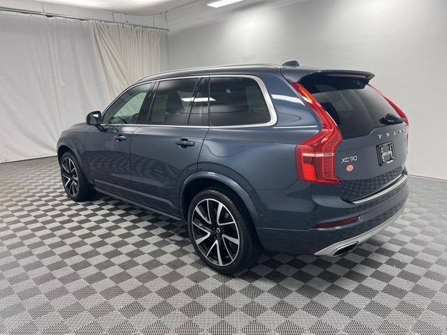 2021 Volvo XC90 T6 Momentum photo 4