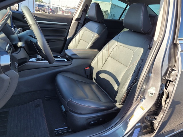 2024 Nissan Altima 2.5 SR photo 8