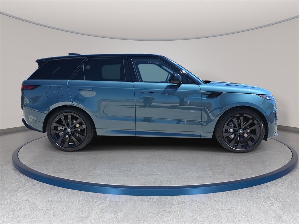 2025 Land Rover Range Rover Sport SE photo 4