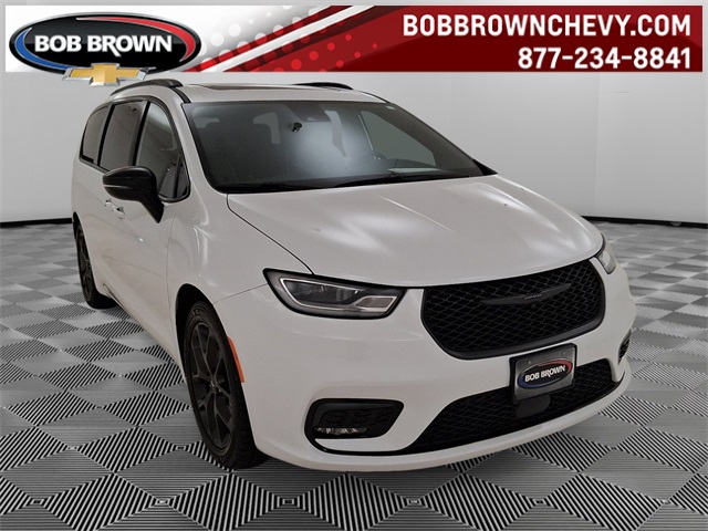 2025 Chrysler Pacifica Limited's photo