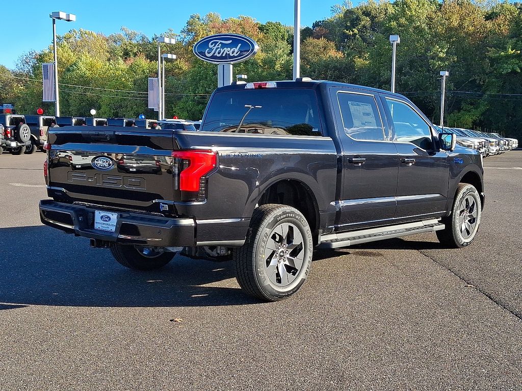 2025 Ford F-150 Lightning photo 4