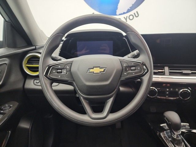 2024 Chevrolet Trax LT photo 17