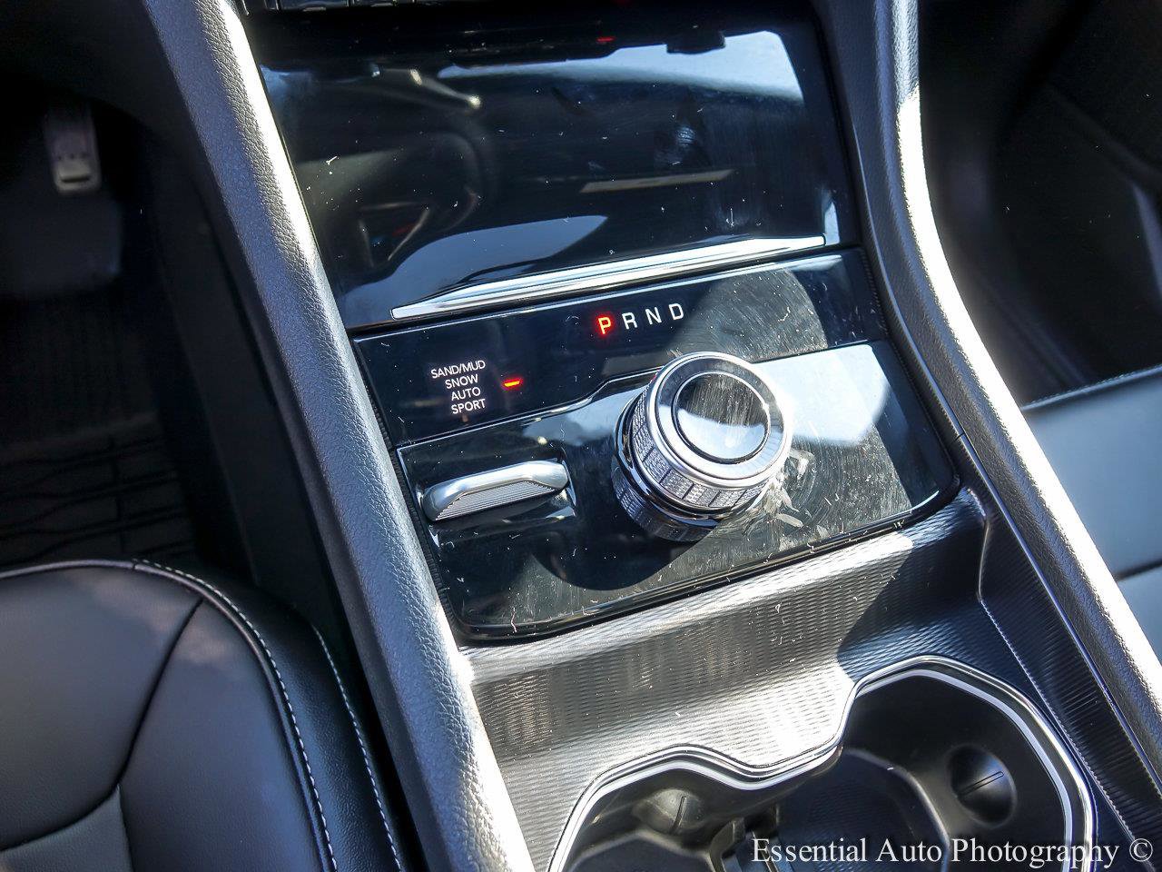 2025 JEEP GRAND CHEROKEE - Image 17