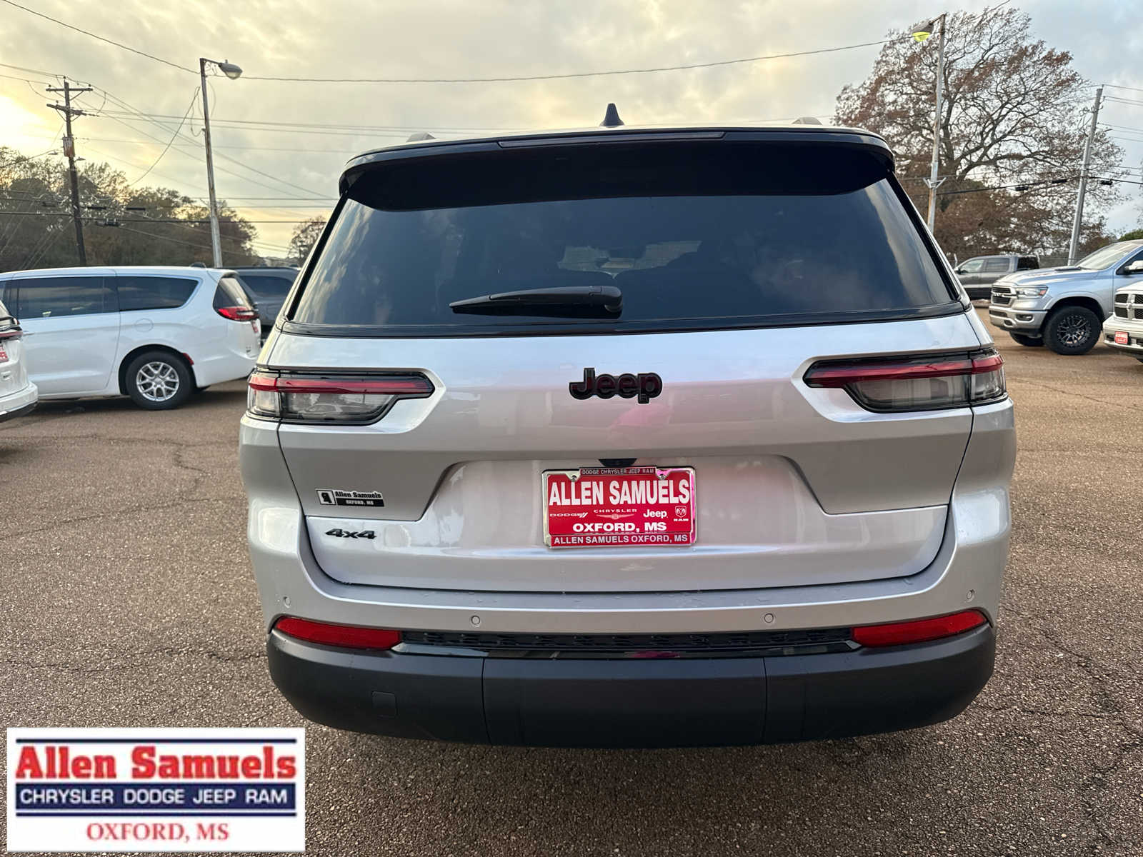 2025 Jeep Grand Cherokee Limited photo 3