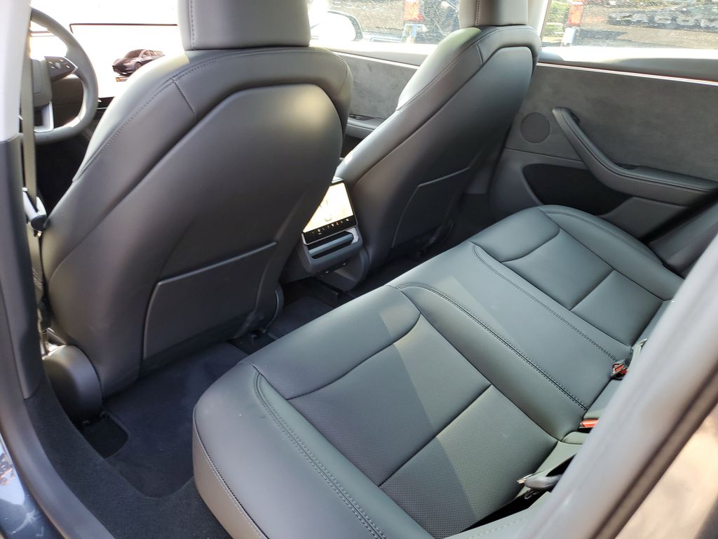 2025 Tesla Model 3 Long Range photo 10