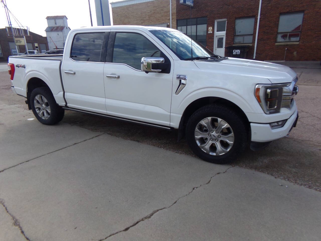 2021 Ford F-150 Platinum photo 4