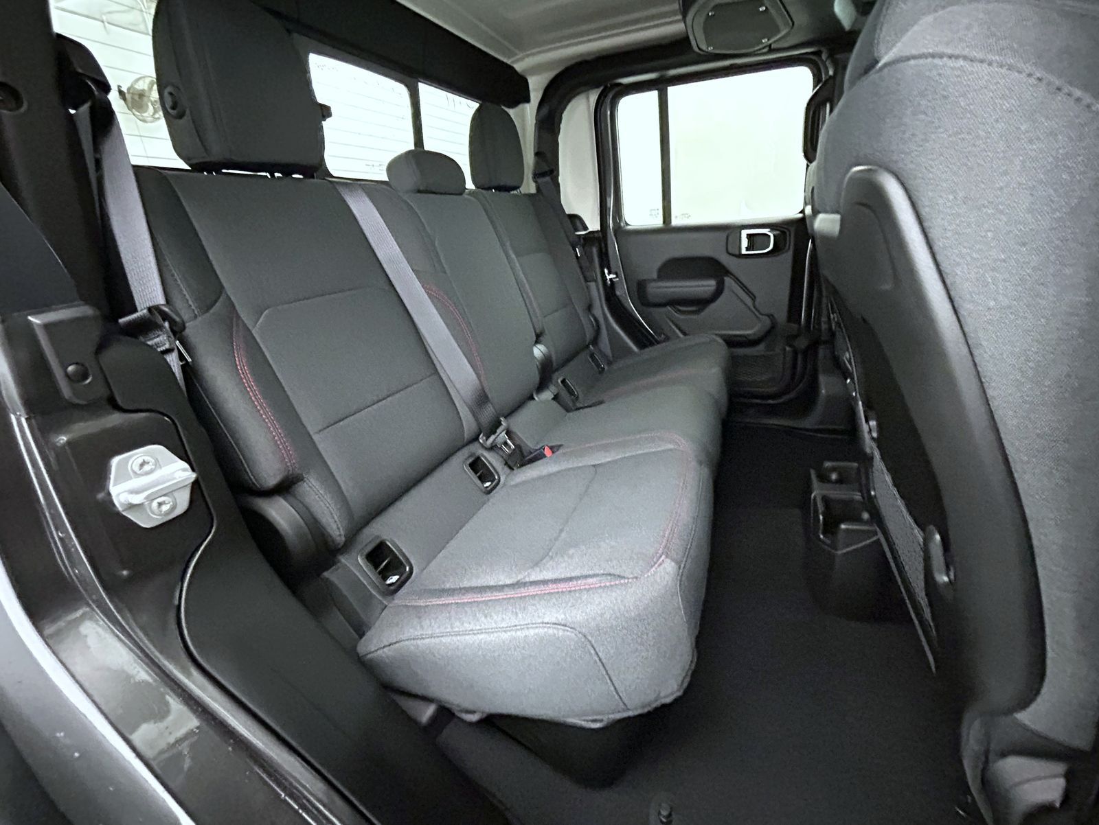 2025 Jeep Gladiator Rubicon photo 16