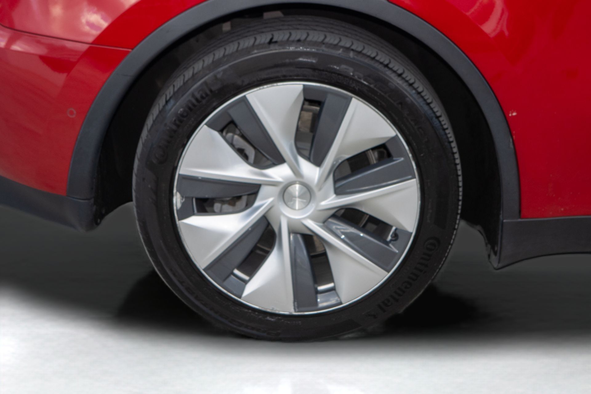 2020 Tesla Model Y Long Range photo 24