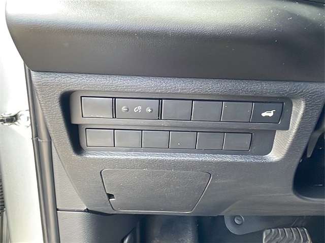 2024 Mitsubishi Outlander SE photo 18