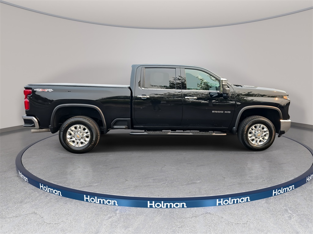 2024 Chevrolet Silverado 2500HD LTZ photo 3