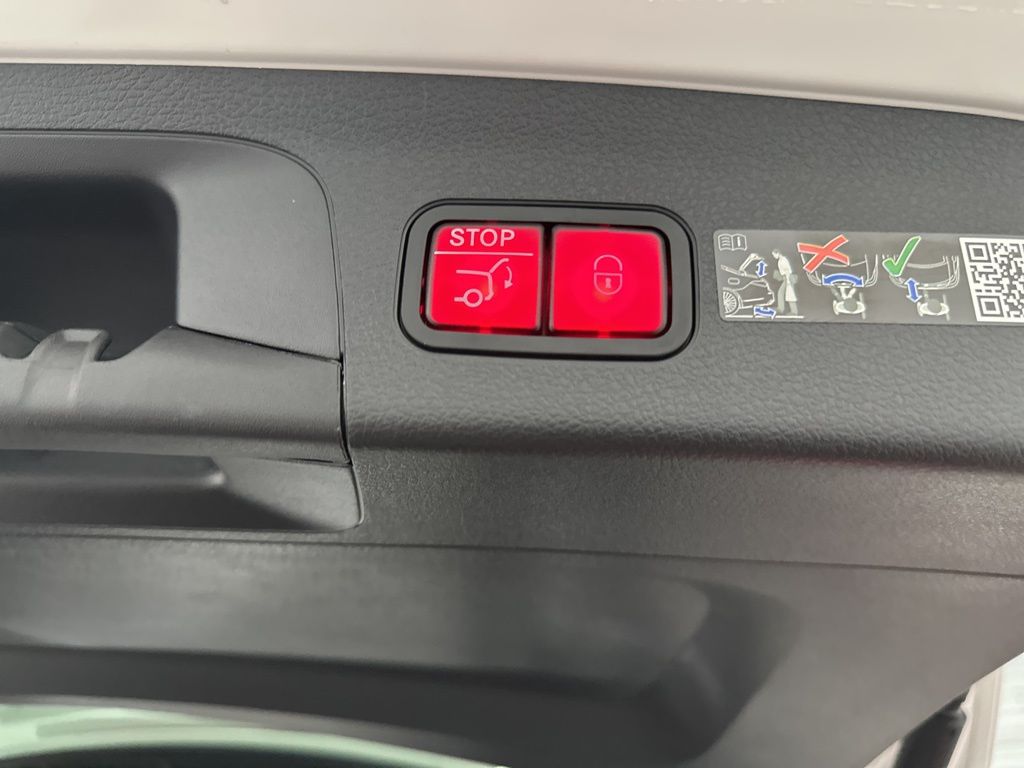 2026 Mercedes Benz GLS 450 4MATIC photo 27
