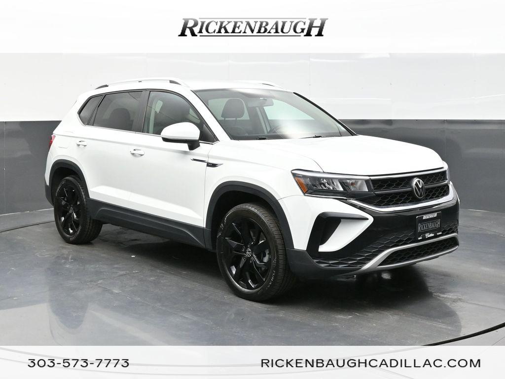 2022 Volkswagen Taos SE's photo