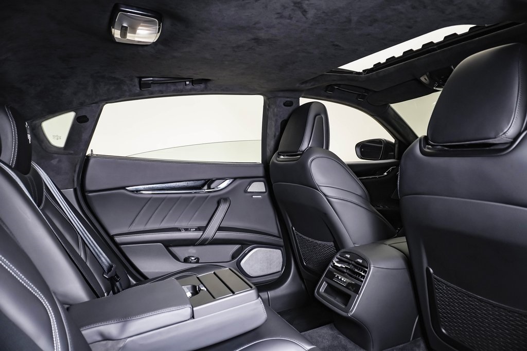 2022 Maserati Quattroporte Modena Q4 photo 16