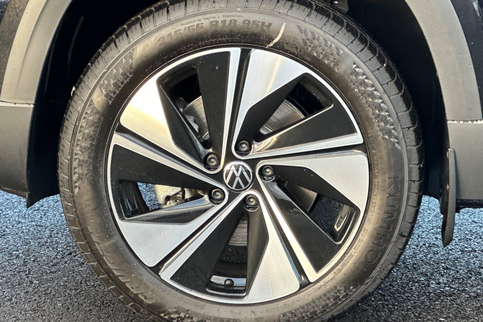 2025 Volkswagen Taos SE photo 22