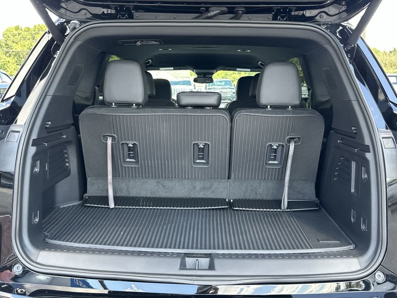 2025 Buick Enclave Sport Touring photo 12