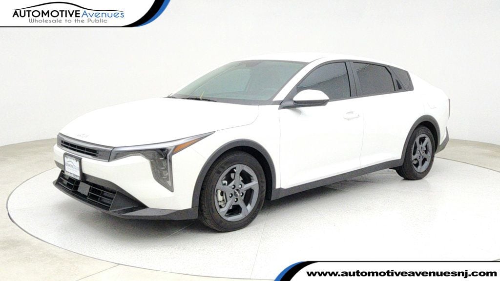 2025 Kia K4 LXS's photo