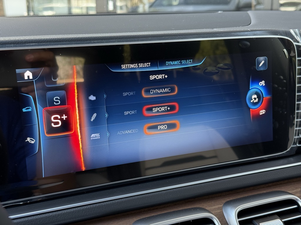 2026 Mercedes Benz GLE AMG 53 photo 18